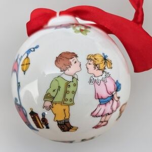 Vintage Hutschenreuther Weihnachtskugel 2002 Porcelain Christmas Ball - EUC